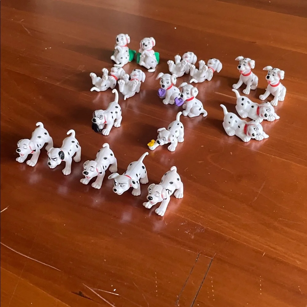 Vintage Disney 101 Dalmatians Toy Figurines - Picture 3 of 4